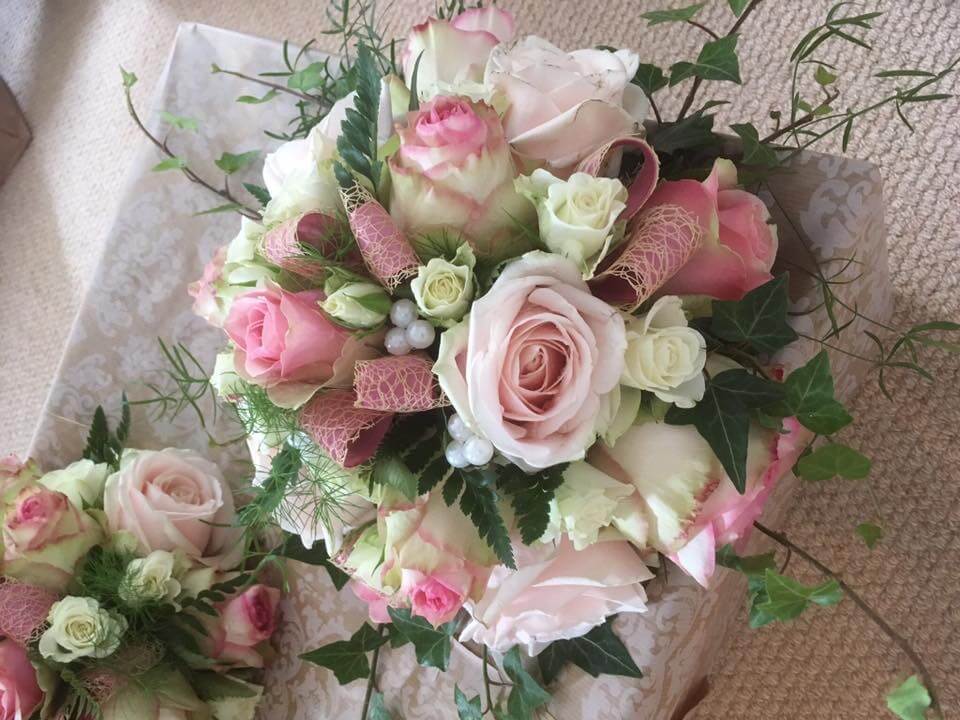 FRESH WEDDING FLOWERS